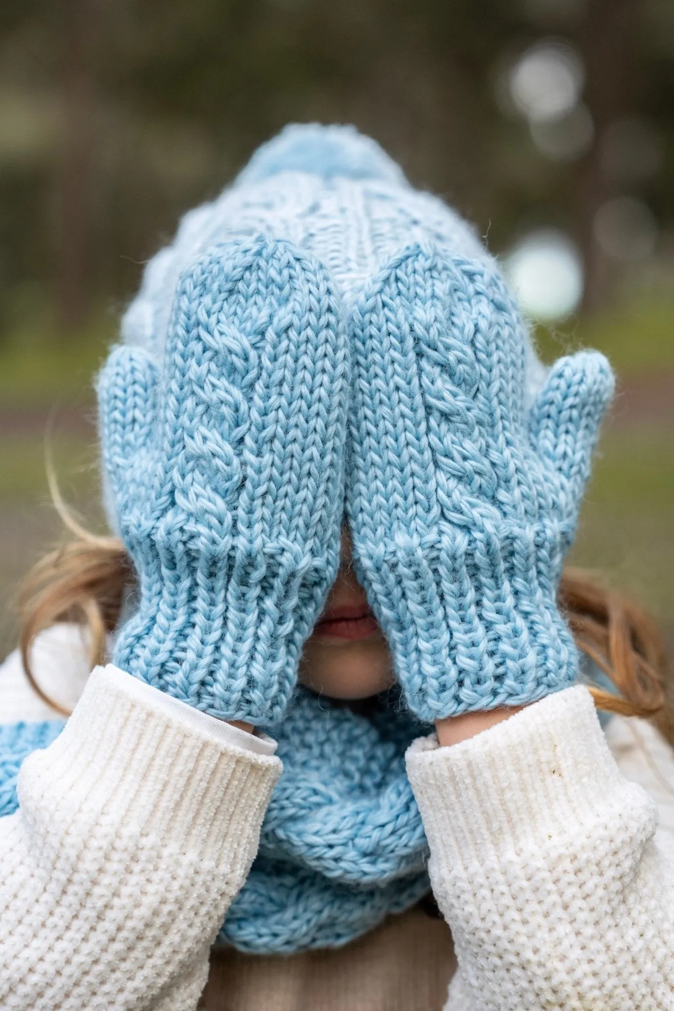 Free Spirit Mittens Blue