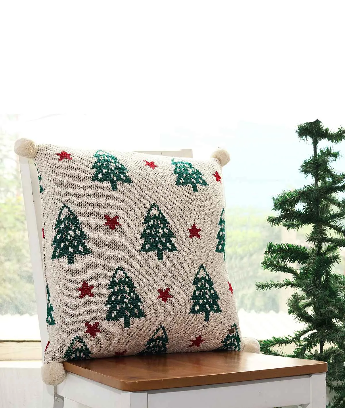 Xmas Tree & Star Cotton Knitted Decorative Green, Red & Natural Color 18 x 18 Inches Cushion Cover